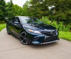 2018 Toyota Camry SE - ¡Excelente Estado y Listo para Manejar!